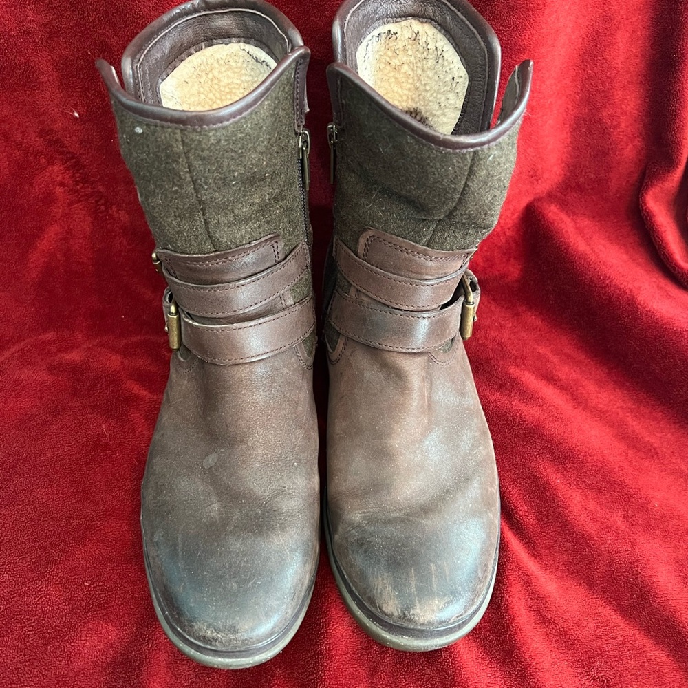 UGG Brown Leather Boots size 7.5